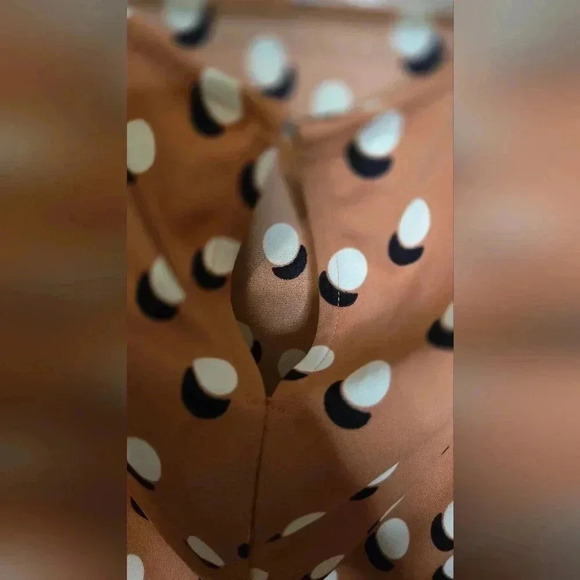 Ann Taylor Polka Dot Ruffle Hem Blouse - Size MEDUIM - Picture 7 of 7